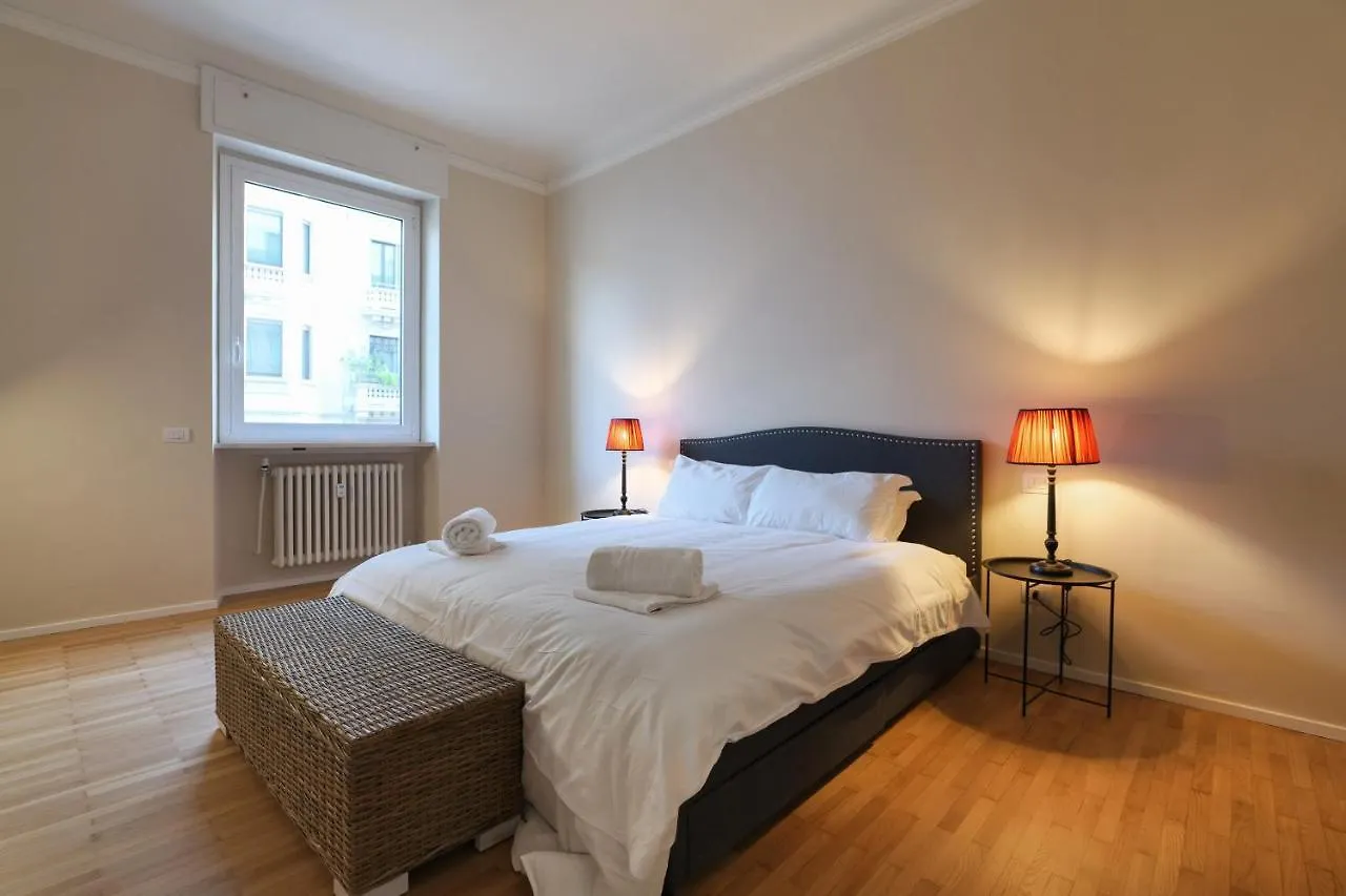 Luxury San Babila Apartment ميلان